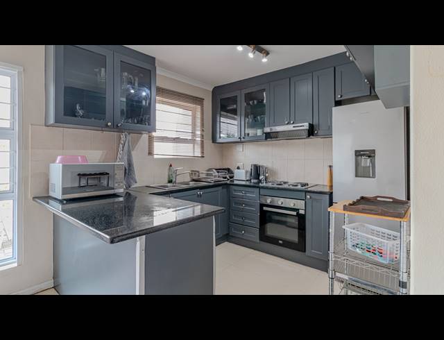 3 BEDROOM TOWNHOUSE TO LET IN BIG BAY